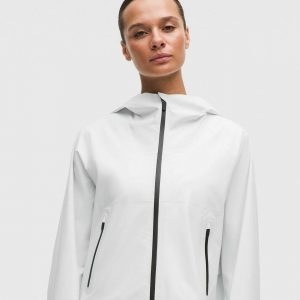 lululemon LIGHTWEIGHT WATERPROOF RUNNING - Training Jacket - white